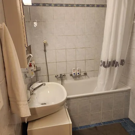 Room In Shared Apartment Ginevra Esterno foto